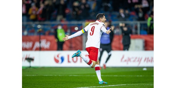 Różne pomysły piłkarskie Lionela Messiego i Roberta Lewandowskiego